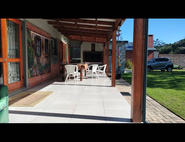 2 BEDROOM FREESTANDING FOR SALE IN GROOT BRAKRIVIER CENTRAL